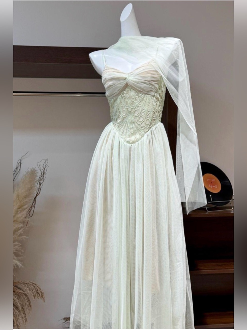 Elegant Light Green Lace Bodice Evening Dress